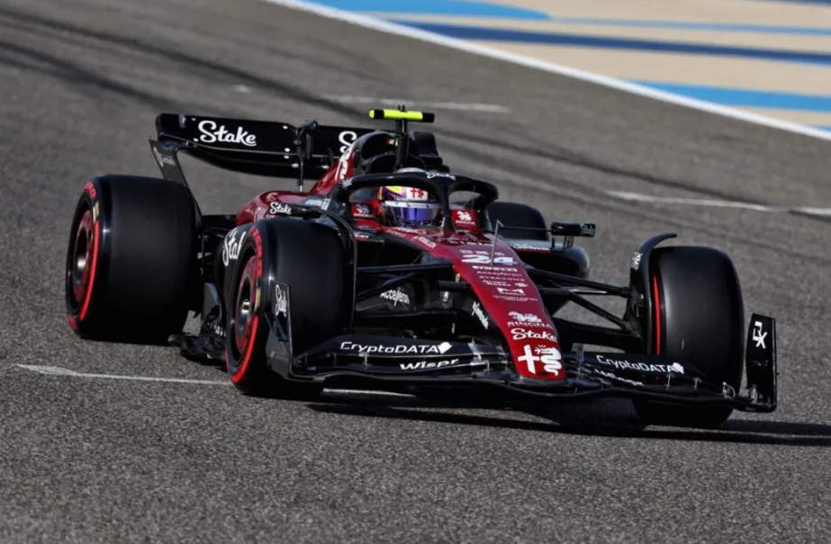 F1中國大獎賽正在進行！周冠宇：今年若有機會 想?yún)⒓酉翹BA的集訓