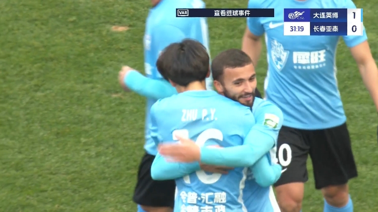 19歲朱鵬宇中超處子球！大連英博1-0領先長春亞泰，馬萊萊助攻