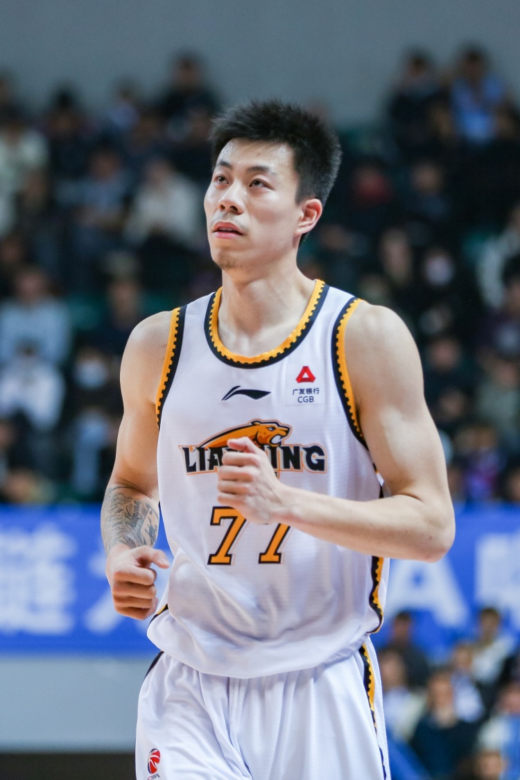媒體人：張鎮(zhèn)麟、韓德君將因傷缺席今晚對陣北控的比賽